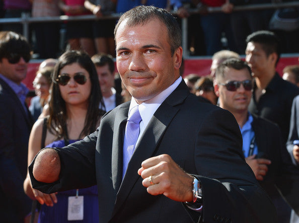 【Video】 One Arm Strong - Baxter Humby