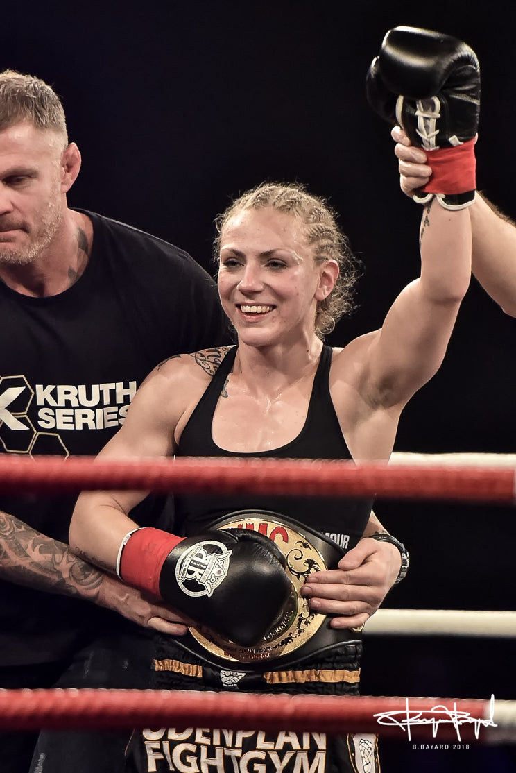 Sofia Olofsson signar med GLORY