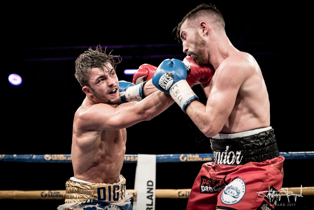 Anthony Yigit vs. Sandor Martin: Fight Video + Bildflöde