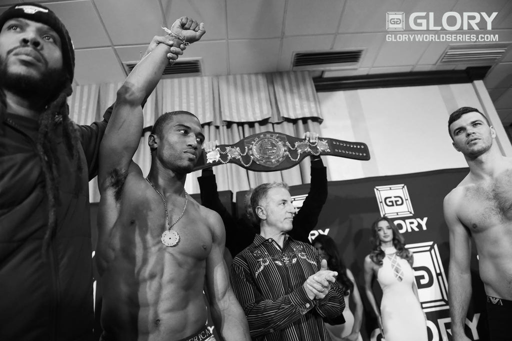 【Fightvideo】 Se den kontroversiella matchen mellan Artem Levin och Simon Marcus