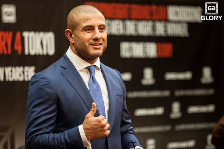 Gokhan Saki's Glory Light Heavyweight bälte blir vakant