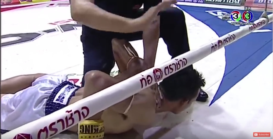 Raphael Bohic knockar Dedteewada Sit Tikoon på Omnoi Stadium