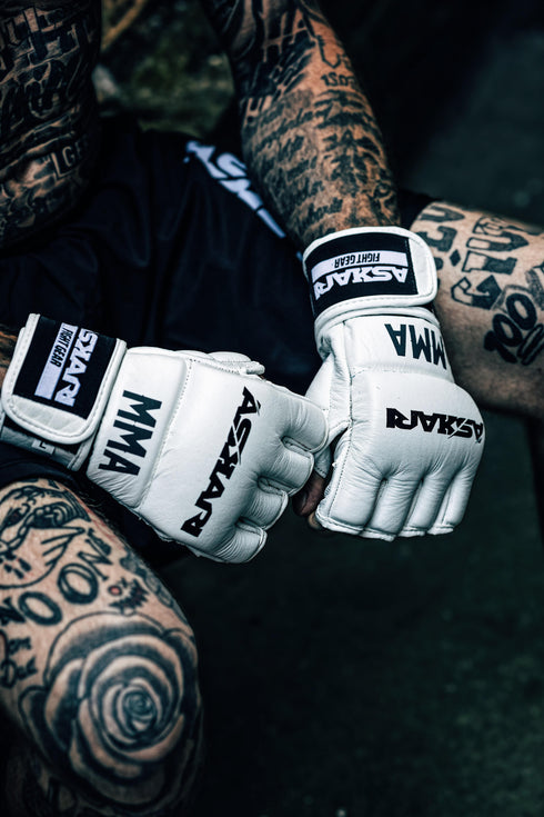 ASKARI PRO MMA GLOVES
