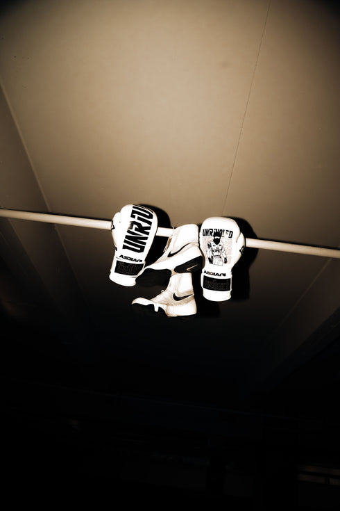 "UNRIVALED" BOXING GLOVES