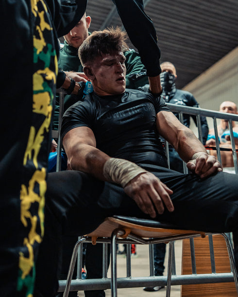 "WE OWN THE CAGE" RASHGUARD