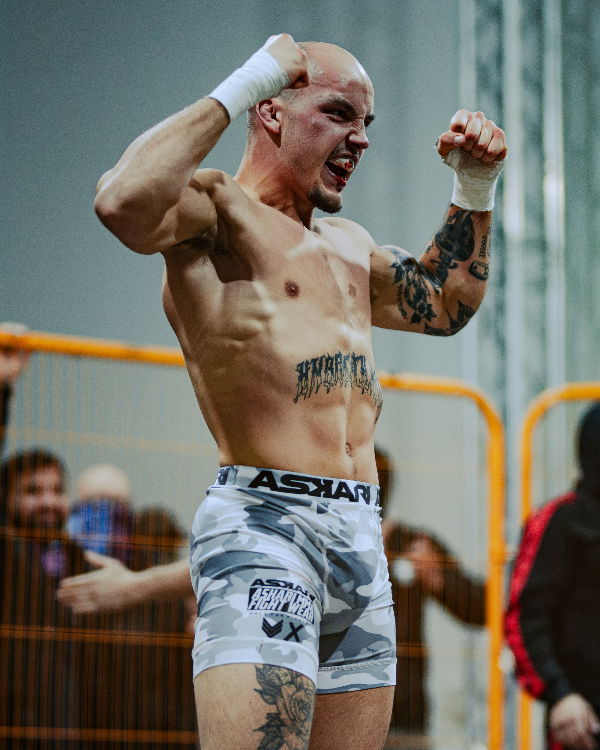 "OYMYAKON" VALE TUDO SHORTS